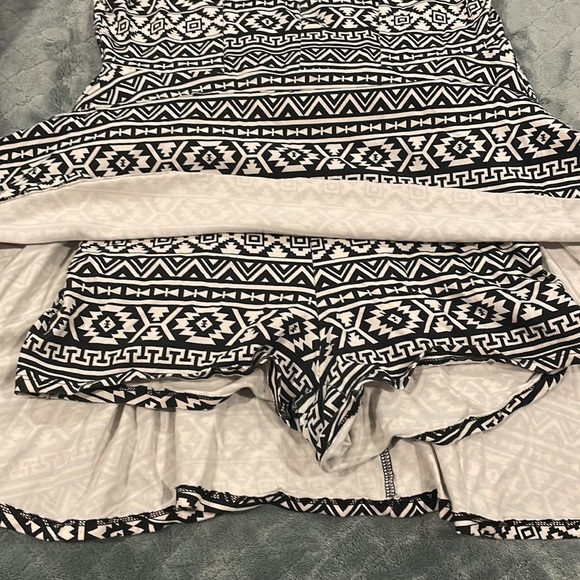 Aztec print dress with shorts - Picture 3 of 3